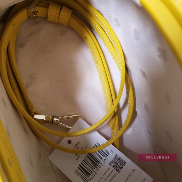 BEAUTIFUL BAG KATE SPADE BEEP BEEP BEETLE FLORAL WHITE YELLOW CAR CROSSBODY - Picture 8 of 12